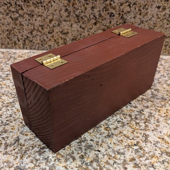 Vintage Wooden Lidded Box – Donut Seed Design on Lid - Picture 5 of 10